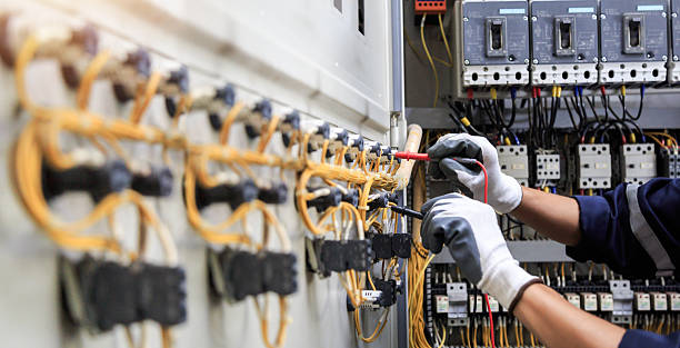 Professional Electrician technician working in Cochran, GA